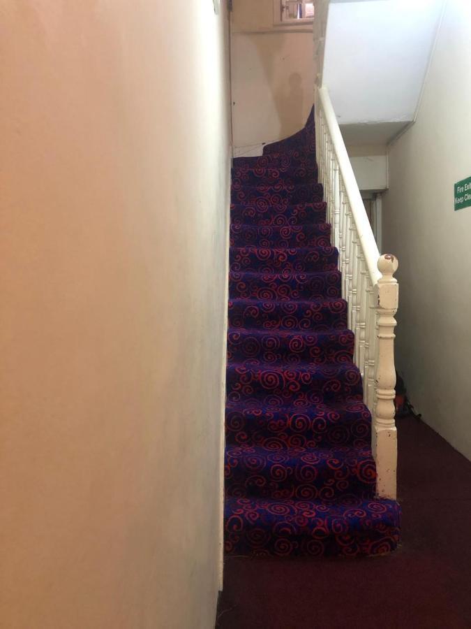 Oyo 94 Bricklane Studio Flats Hotel Londra Exterior foto
